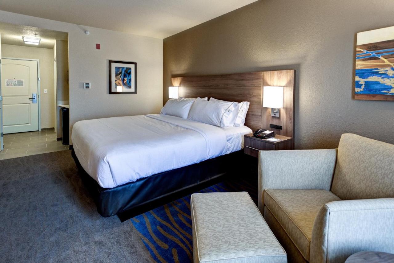 One-Bedroom Suite - Disability Access with Roll-In Shower at Holiday Inn Express & Suites Great Bend by IHG