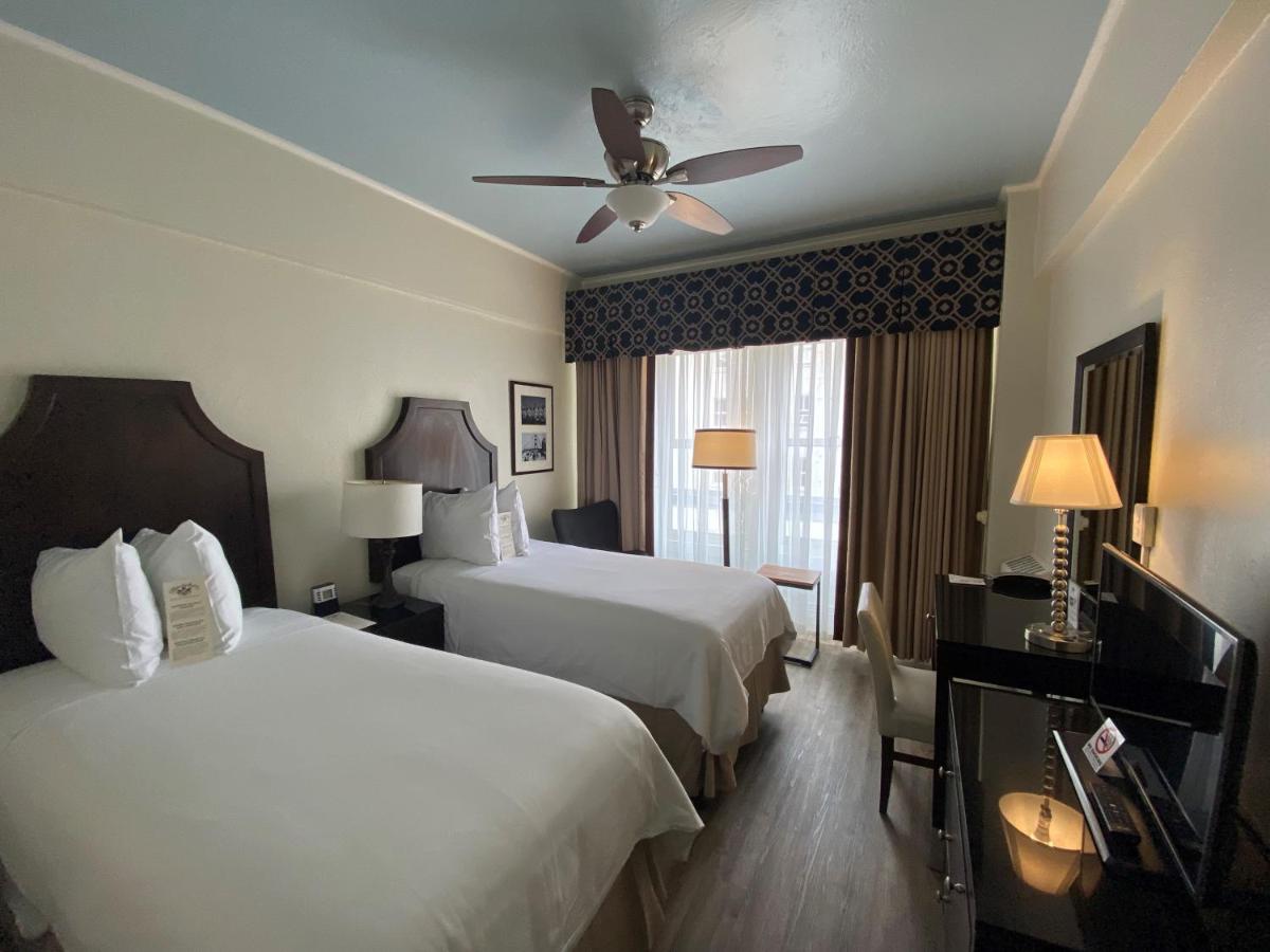 Deluxe Two Twin Room - Hearing Access at Chancellor Hotel on Union Square