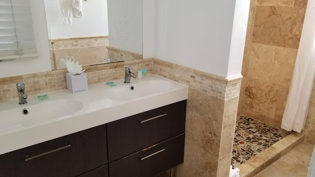 | South Beach Plaza Villas