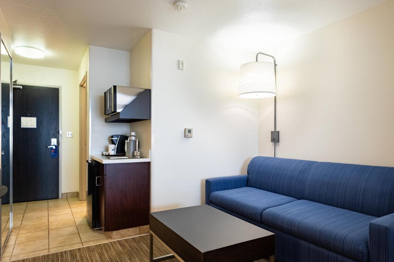 Suite at Holiday Inn Express & Suites Evanston by IHG