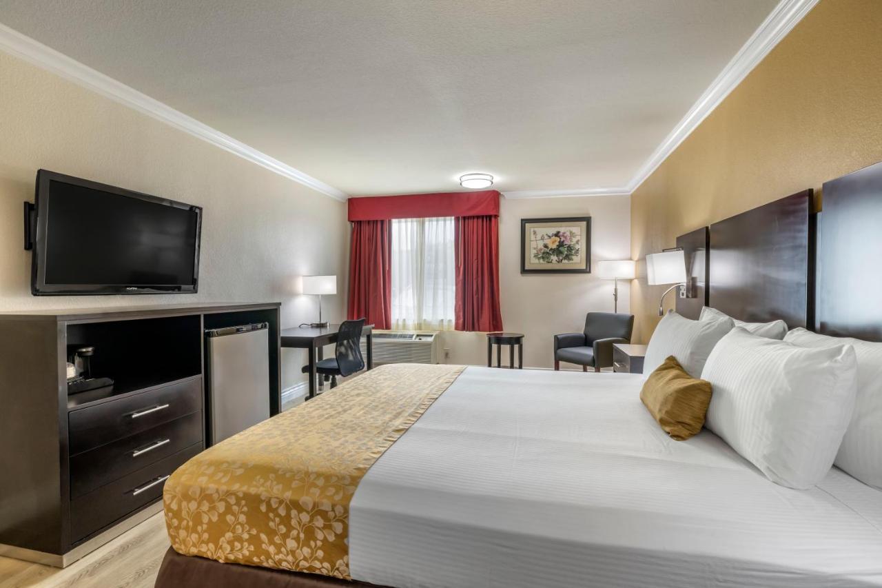 King Room with Bath Tub - Disability Access at Best Western Plus South Bay Hotel
