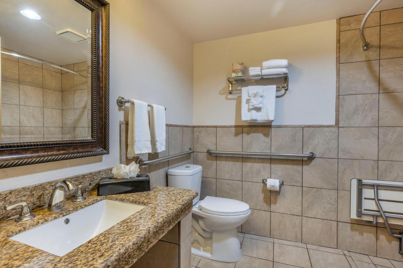 King Room with Bath Tub - Disability Access at Best Western Plus South Bay Hotel