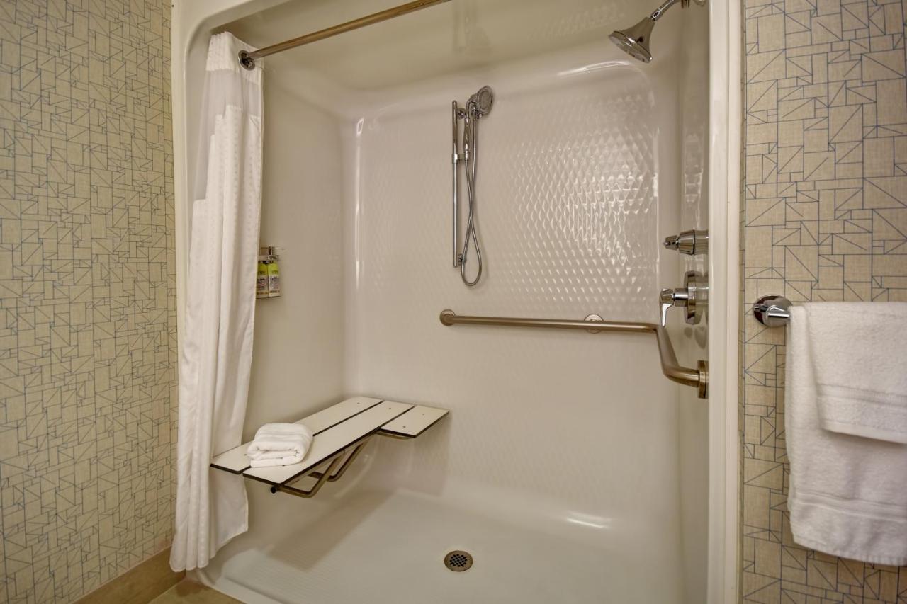 King Room with Hearing Accessible Roll In Shower - Non-Smoking at Holiday Inn Express Newport North - Middletown by IHG