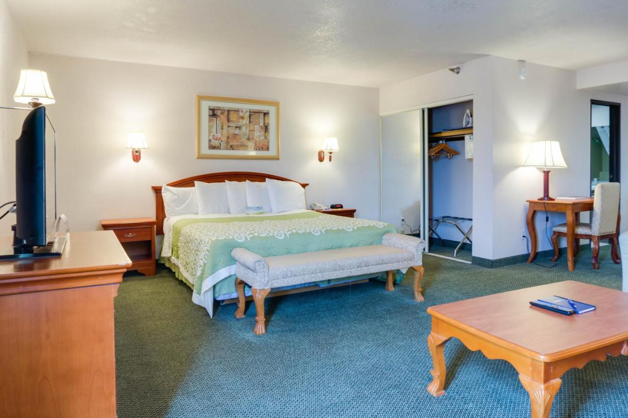 King Studio Suite, Non-Smoking at Days Inn & Suites by Wyndham Fullerton