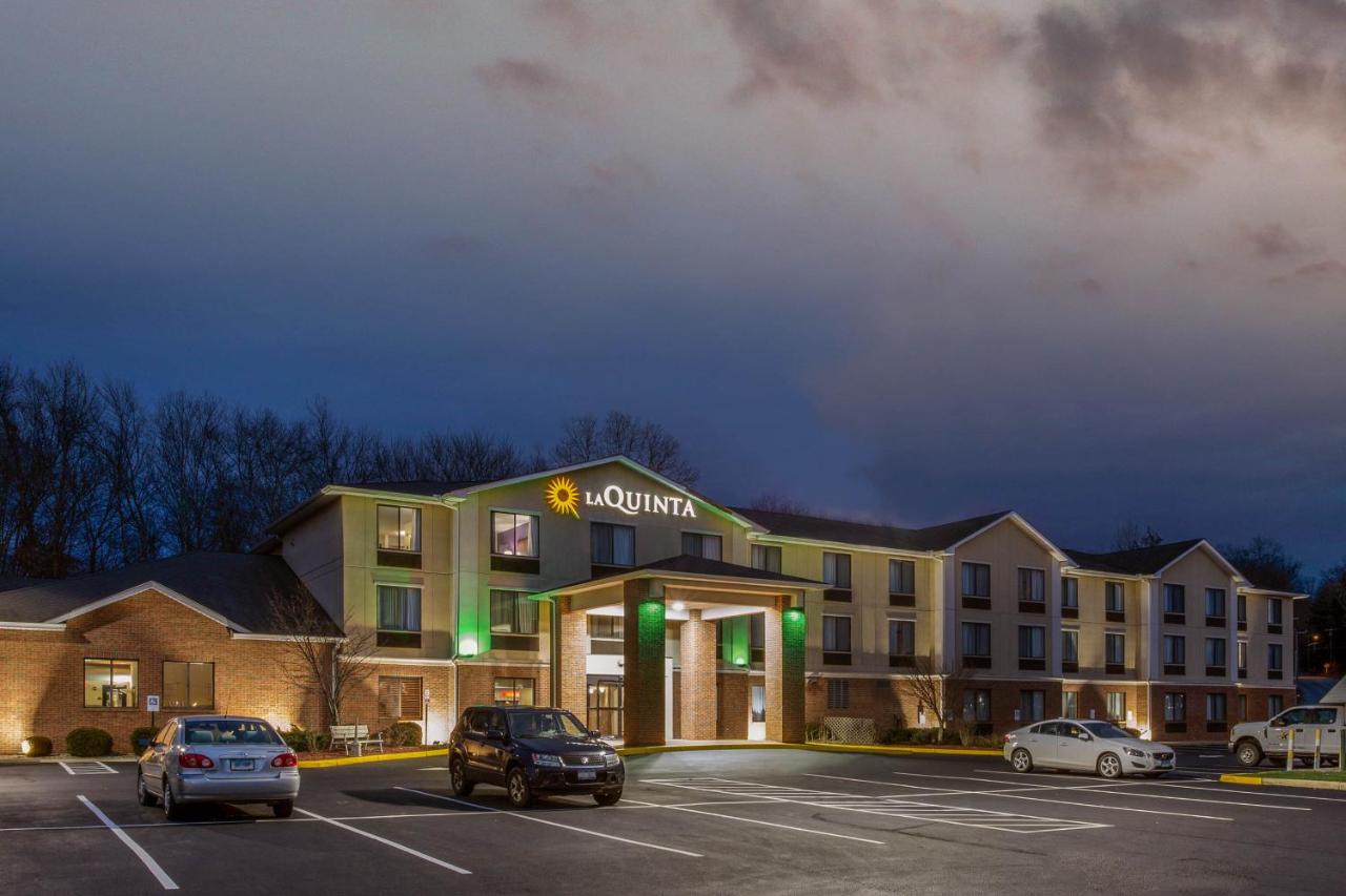 Executive King Room - Non-Smoking at La Quinta Inn & Suites by Wyndham Norwich-Plainfield-Casino