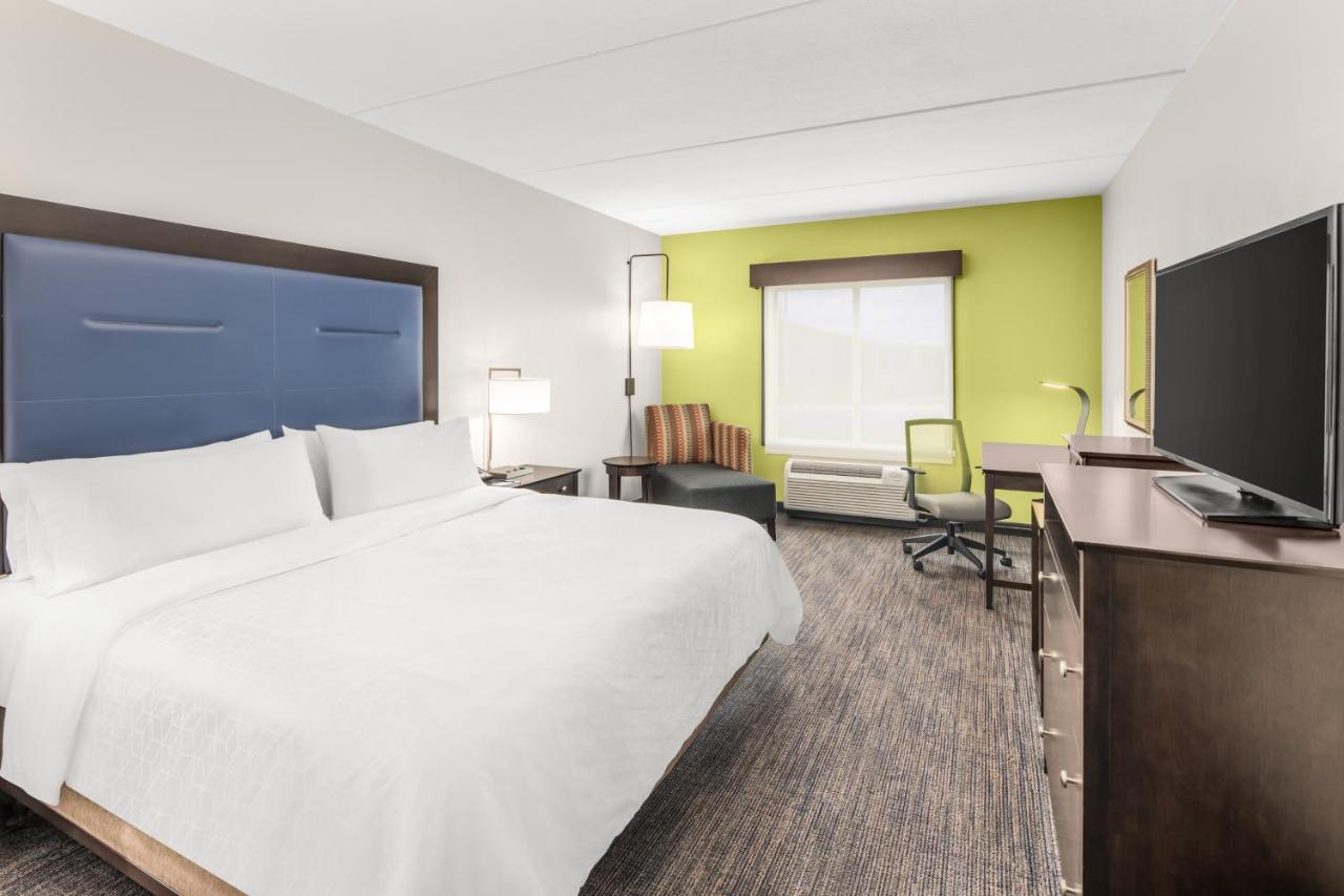 King Room - Non-Smoking at Holiday Inn Express & Suites Wilmington-Newark by IHG