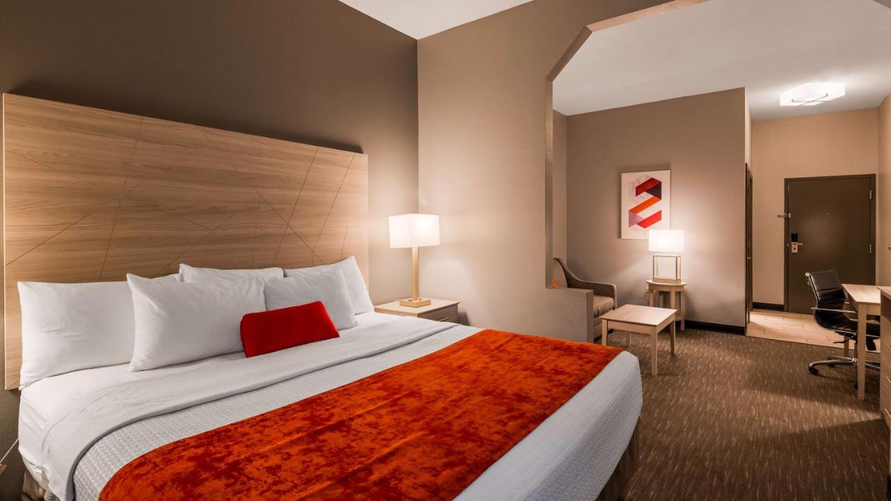 King Suite with Sofa Bed at Best Western Plus New Cumberland Inn & Suites