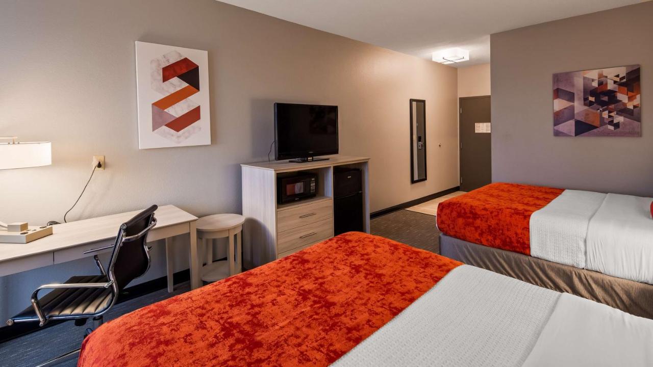 Queen Room with Two Queen Beds at Best Western Plus New Cumberland Inn & Suites