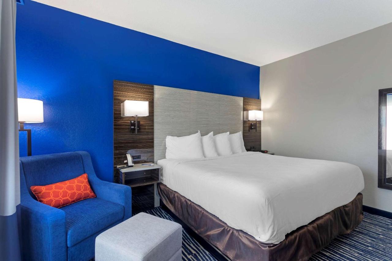 King Room - Accessible/Non Smoking at Comfort Inn & Suites Memphis East