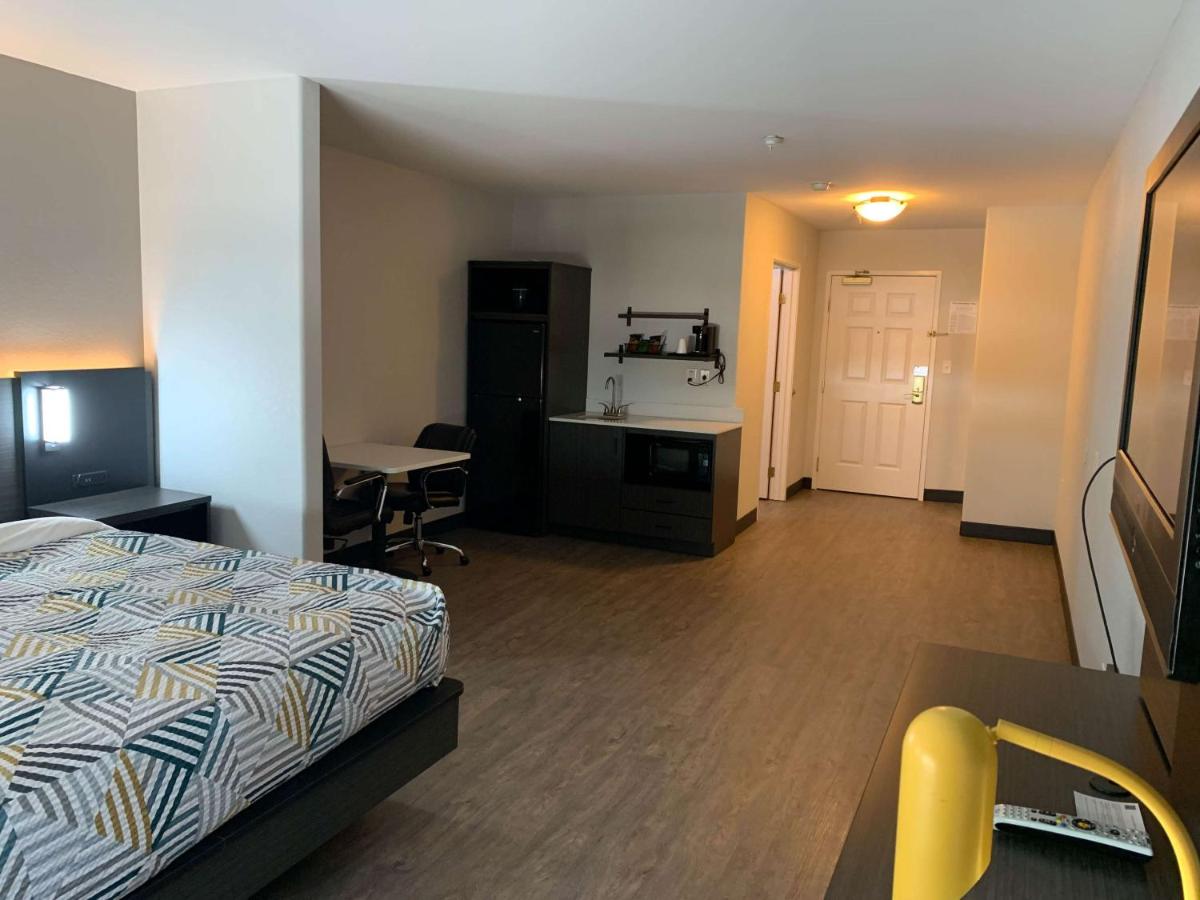 Suite - Non-Smoking at Hawthorn Extended Stay by Wyndham Hobbs