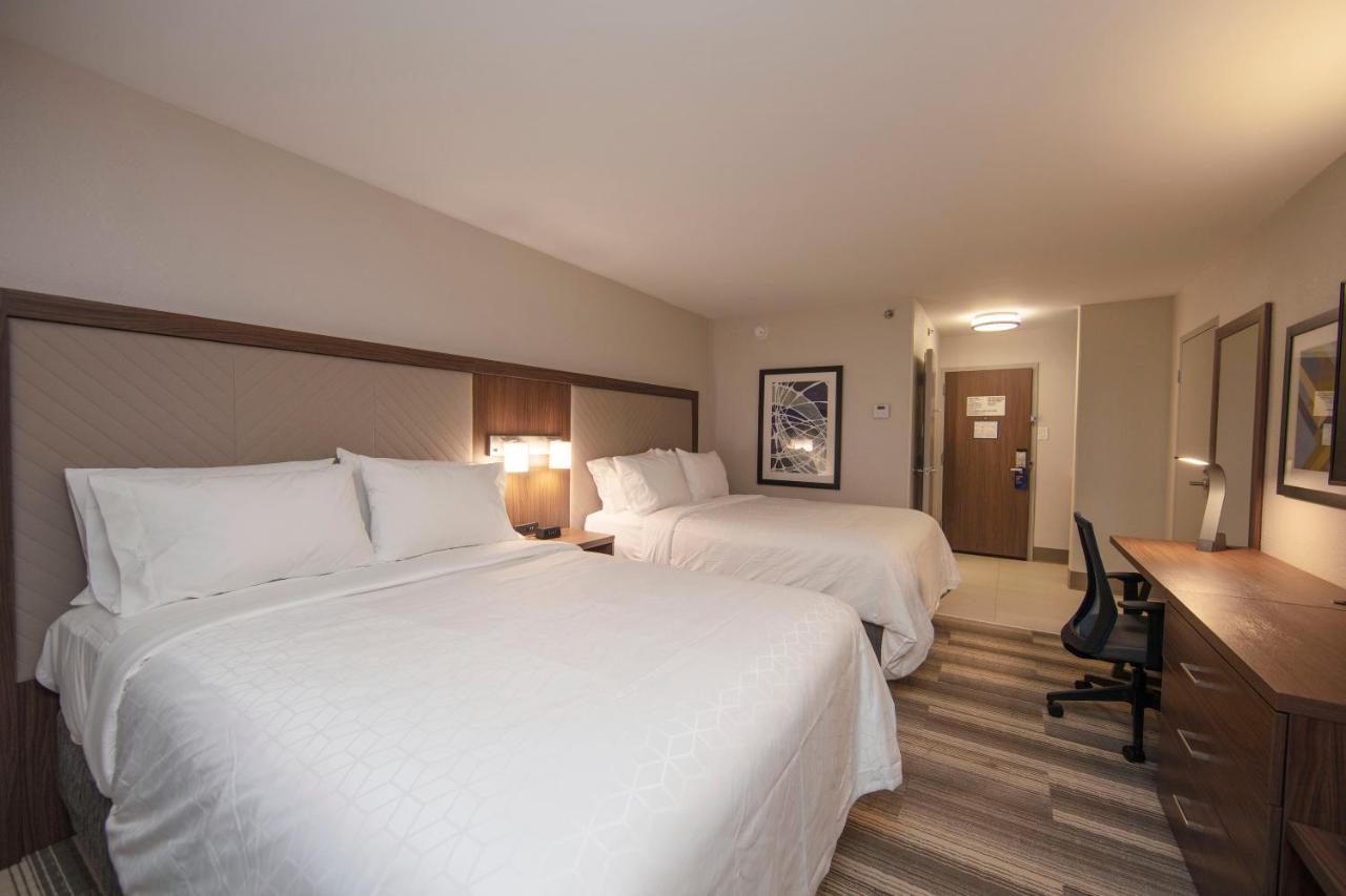 Queen Room with Two Queen Beds - Non-Smoking at Holiday Inn Express Athens by IHG