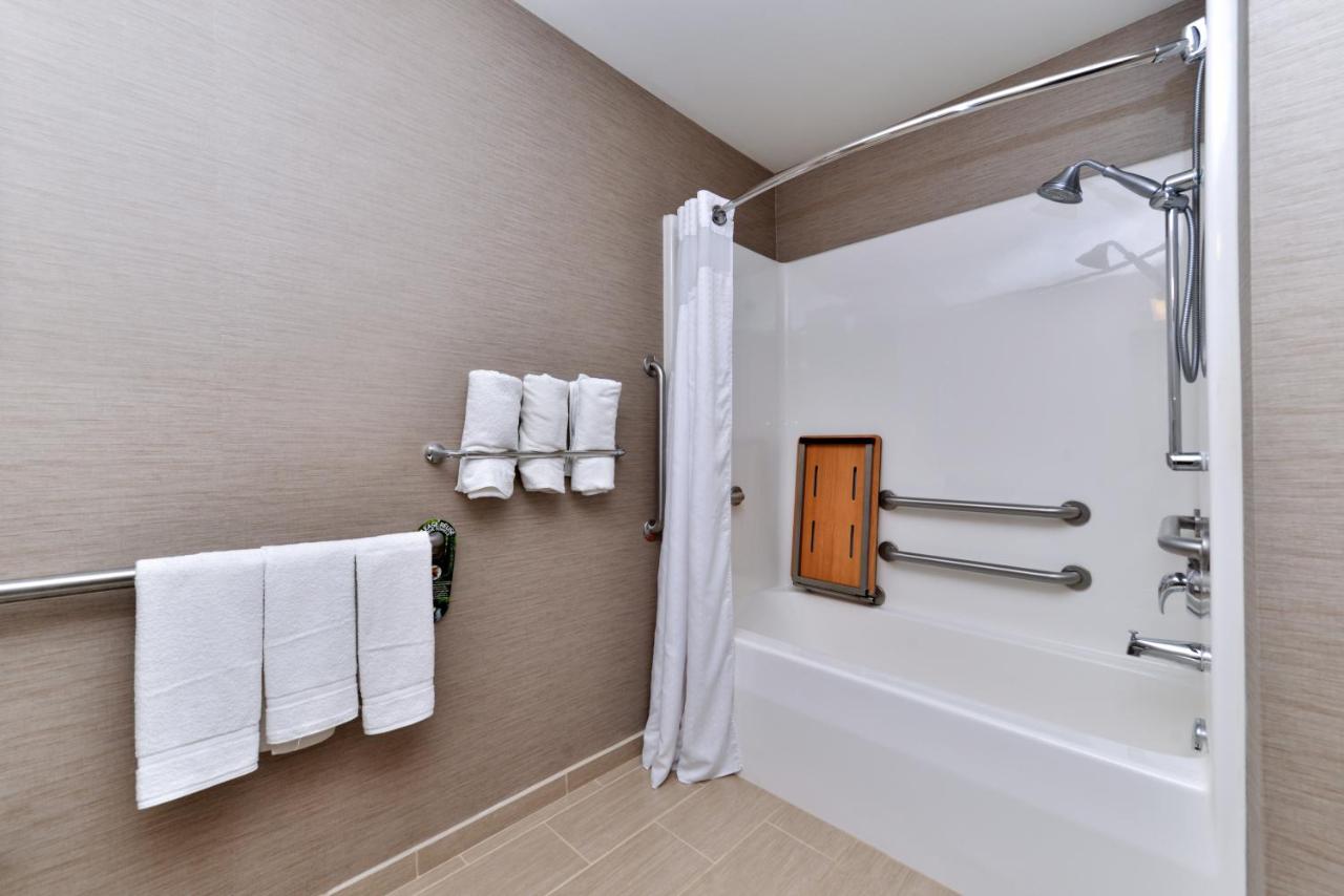 King Room - Mobility Access Tub - Non-Smoking at Holiday Inn Express St. Louis West - O'Fallon by IHG