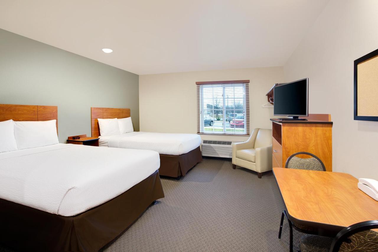 Queen Suite with Two Queen Beds - Smoking at WoodSpring Suites Washington DC Andrews AFB