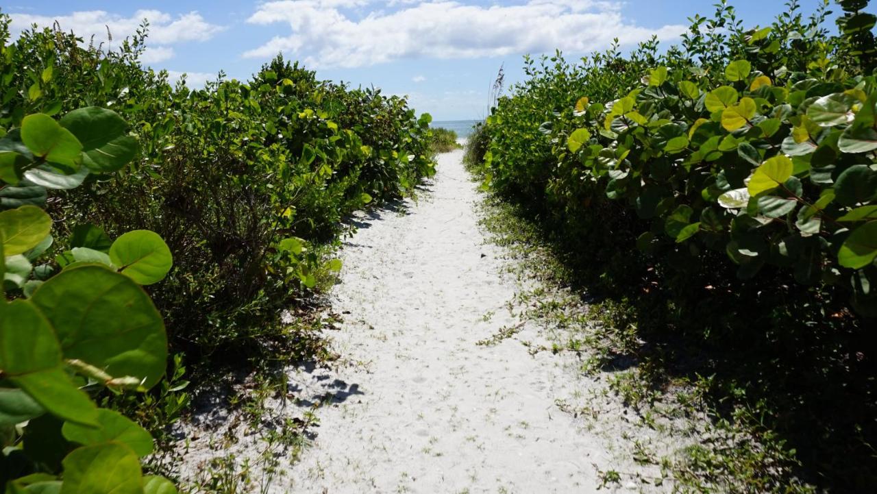 | Gulf Breeze Cottages