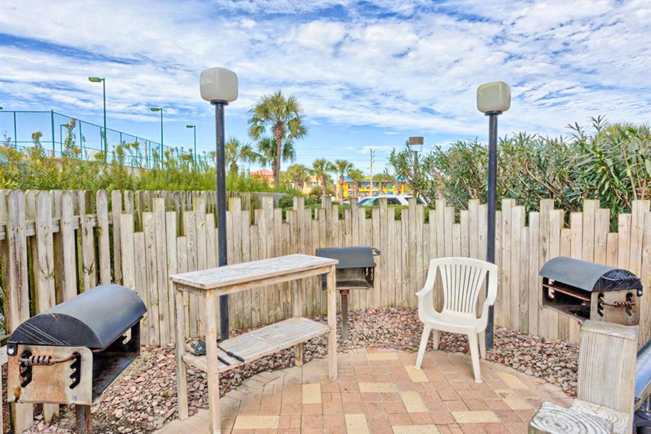 Three Bedroom Apartment at Bluewater