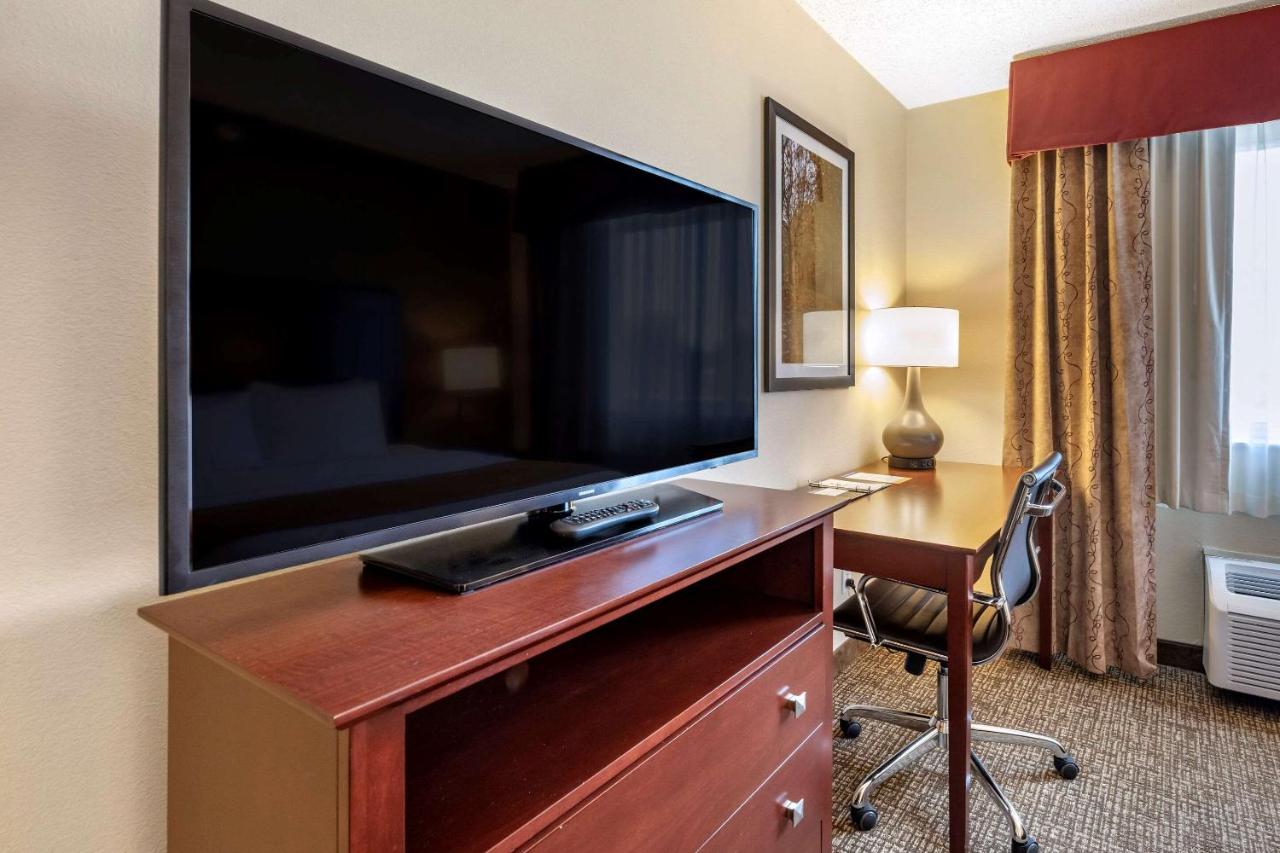 Queen Suite at Comfort Inn Kelso - Longview
