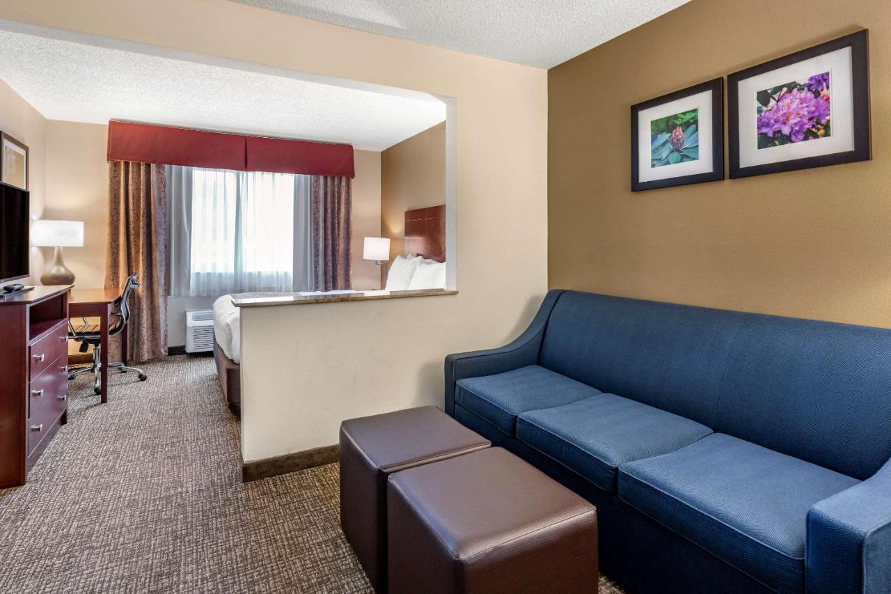 Queen Suite at Comfort Inn Kelso - Longview