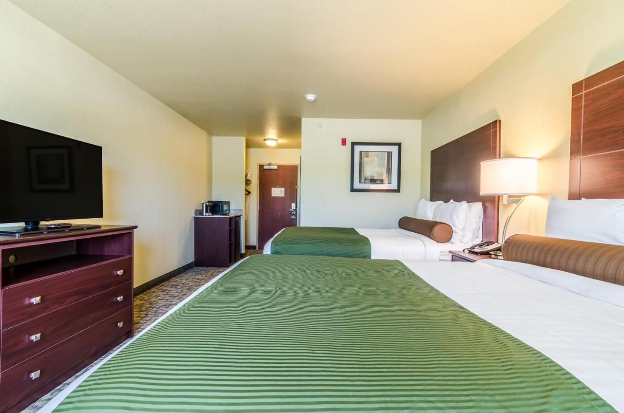 Deluxe Queen Room with Two Queen Beds at Cobblestone Inn & Suites - Barron