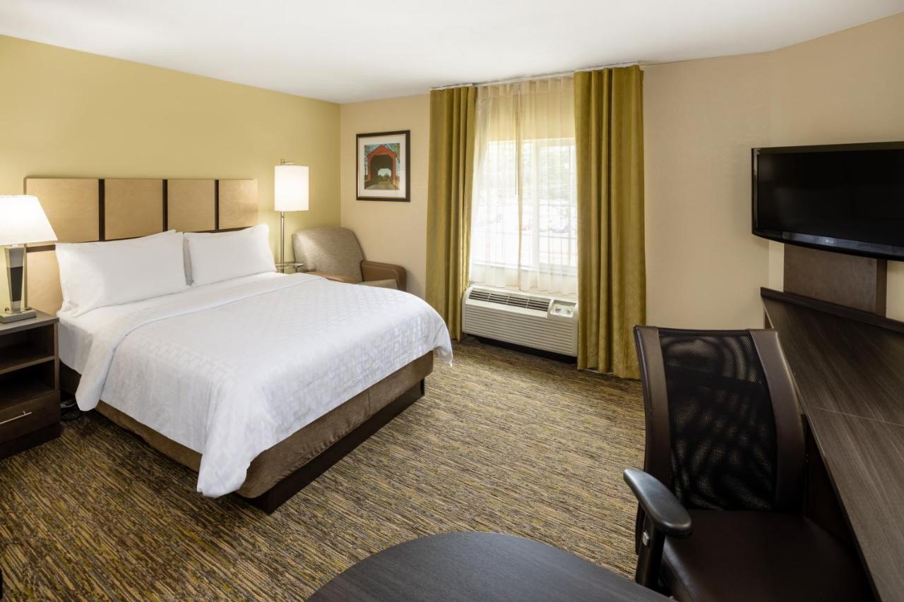King Suite at Candlewood Suites Windsor Locks Bradley Arpt by IHG