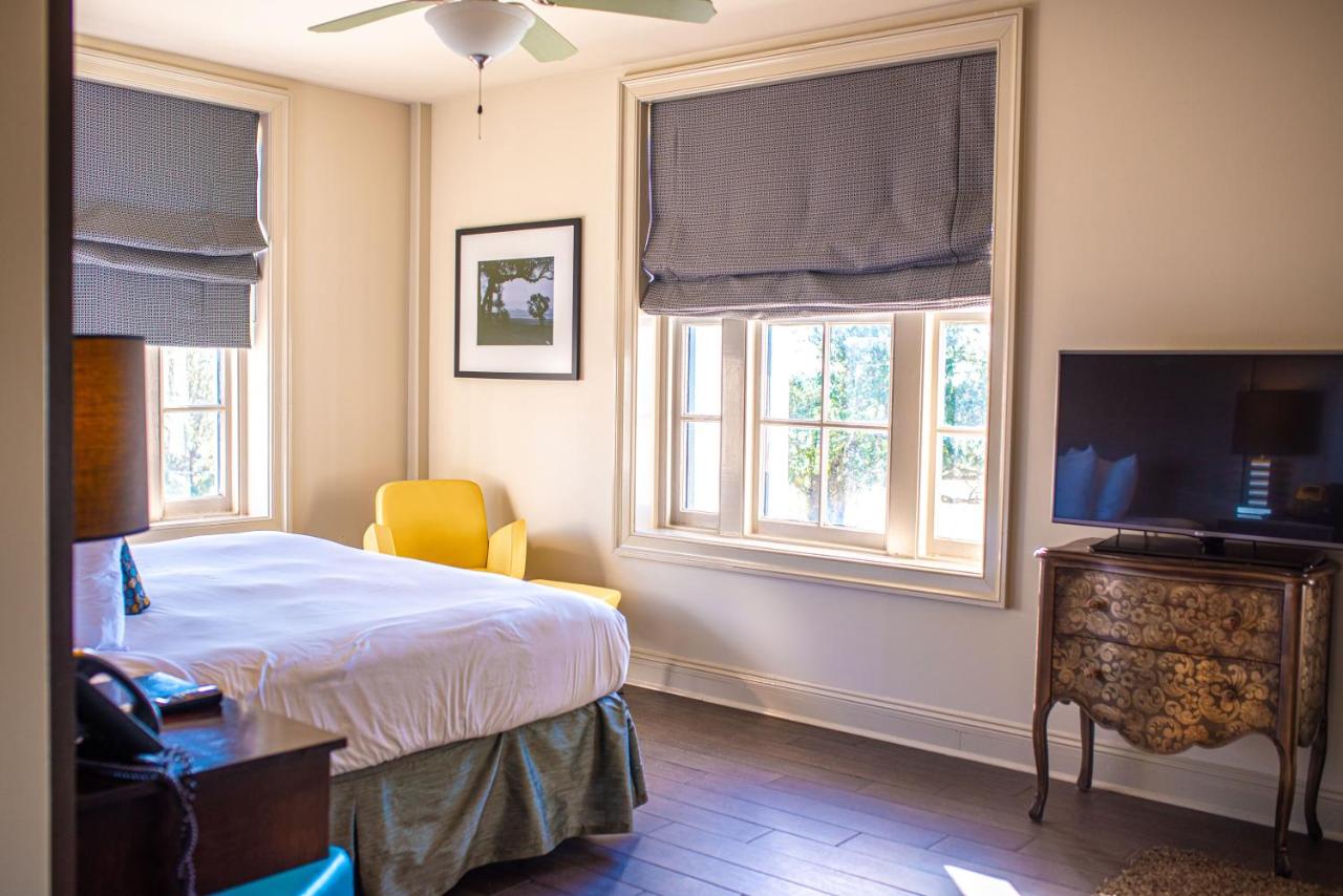 King Room with Ocean View - Non-Smoking at White House Hotel