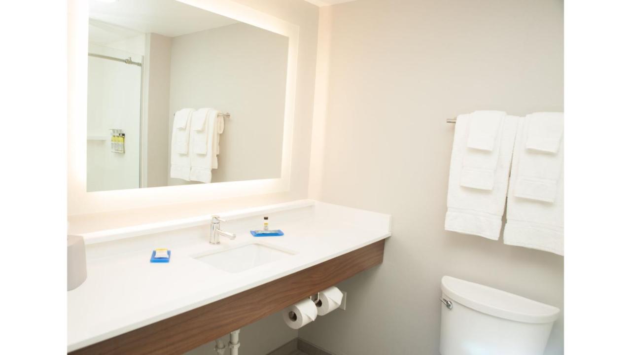 King Room at Holiday Inn Express & Suites Norfolk by IHG