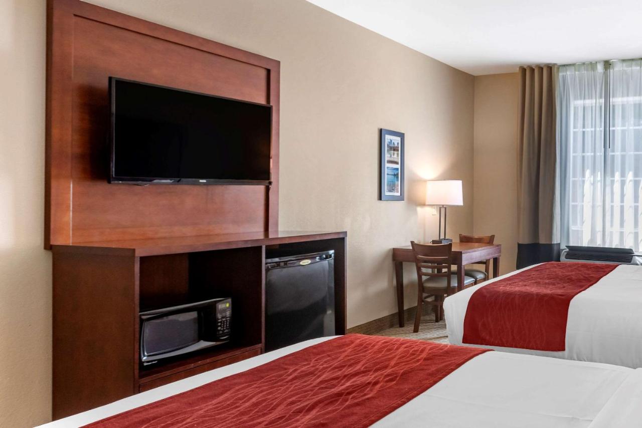 Queen Room with Two Queen Beds - Non-Smoking at Comfort Inn & Suites Villa Rica