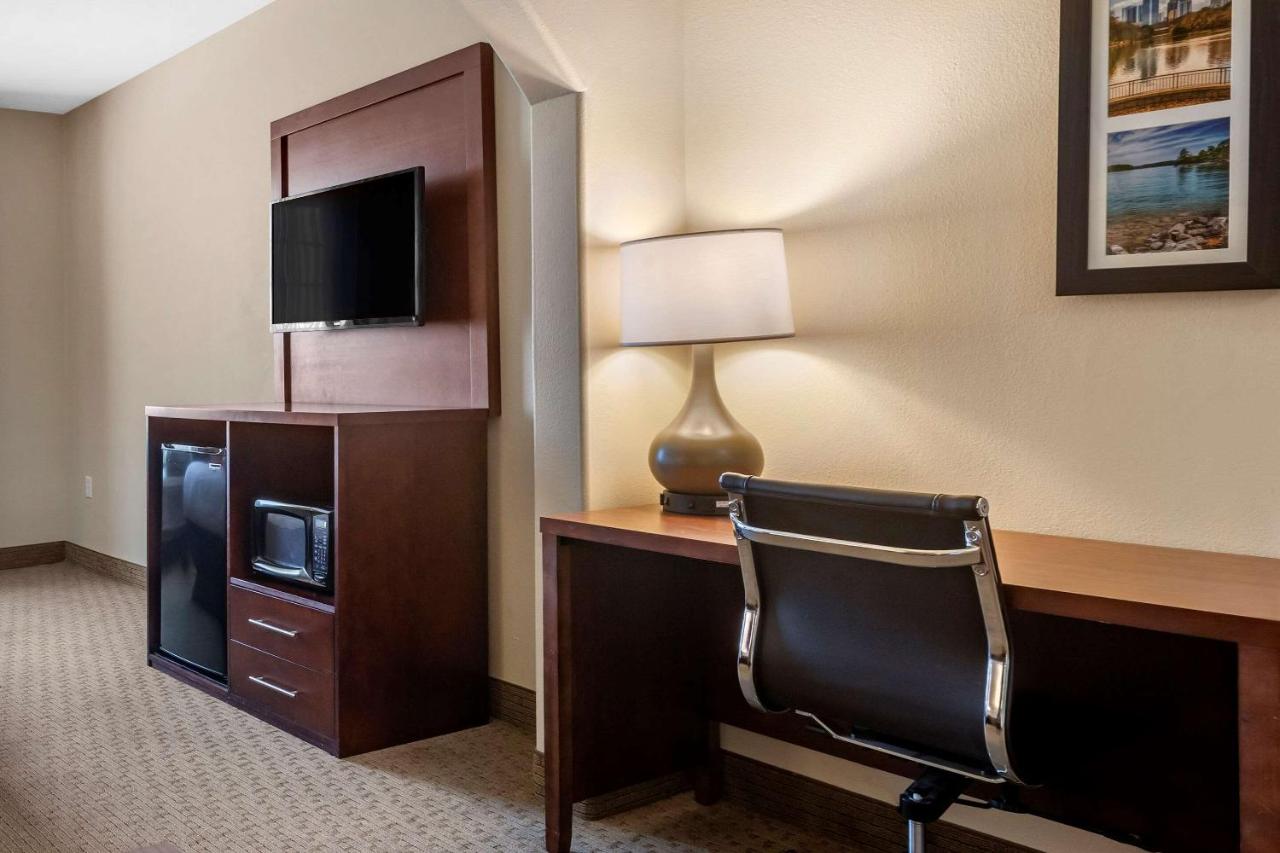 King Suite - Non-Smoking at Comfort Inn & Suites Villa Rica