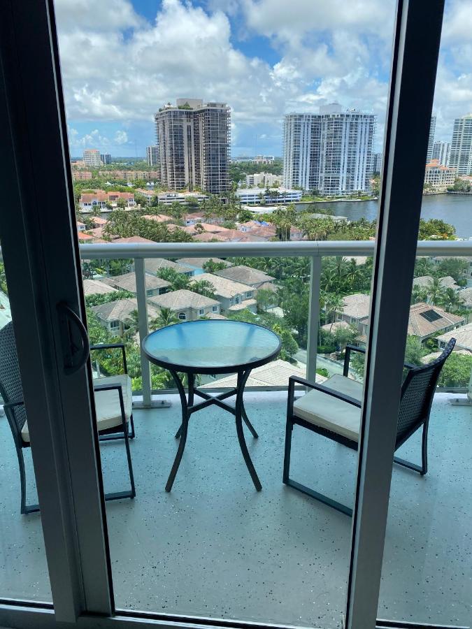 Apartment with Balcony at Collins Avenue Apartment