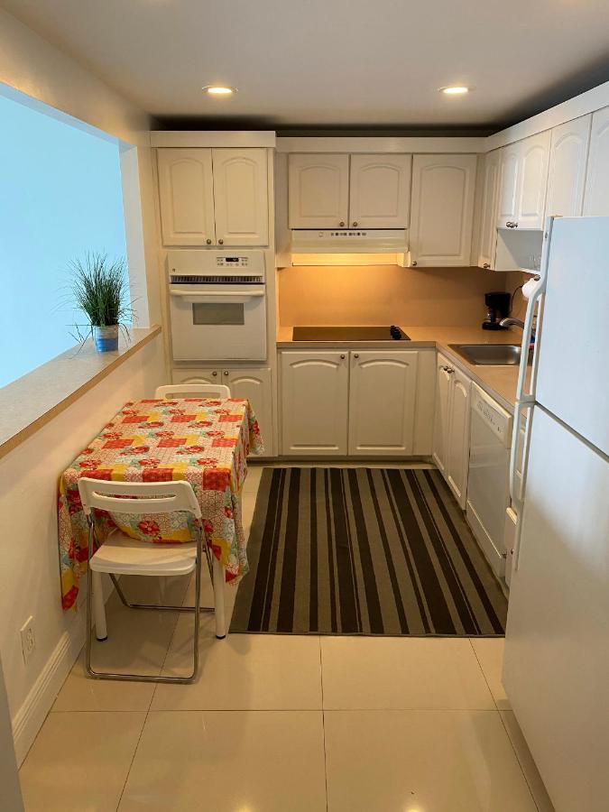 Apartment with Balcony at Collins Avenue Apartment