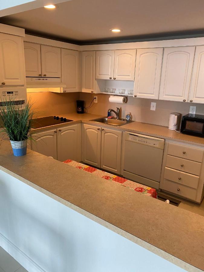 Apartment with Balcony at Collins Avenue Apartment