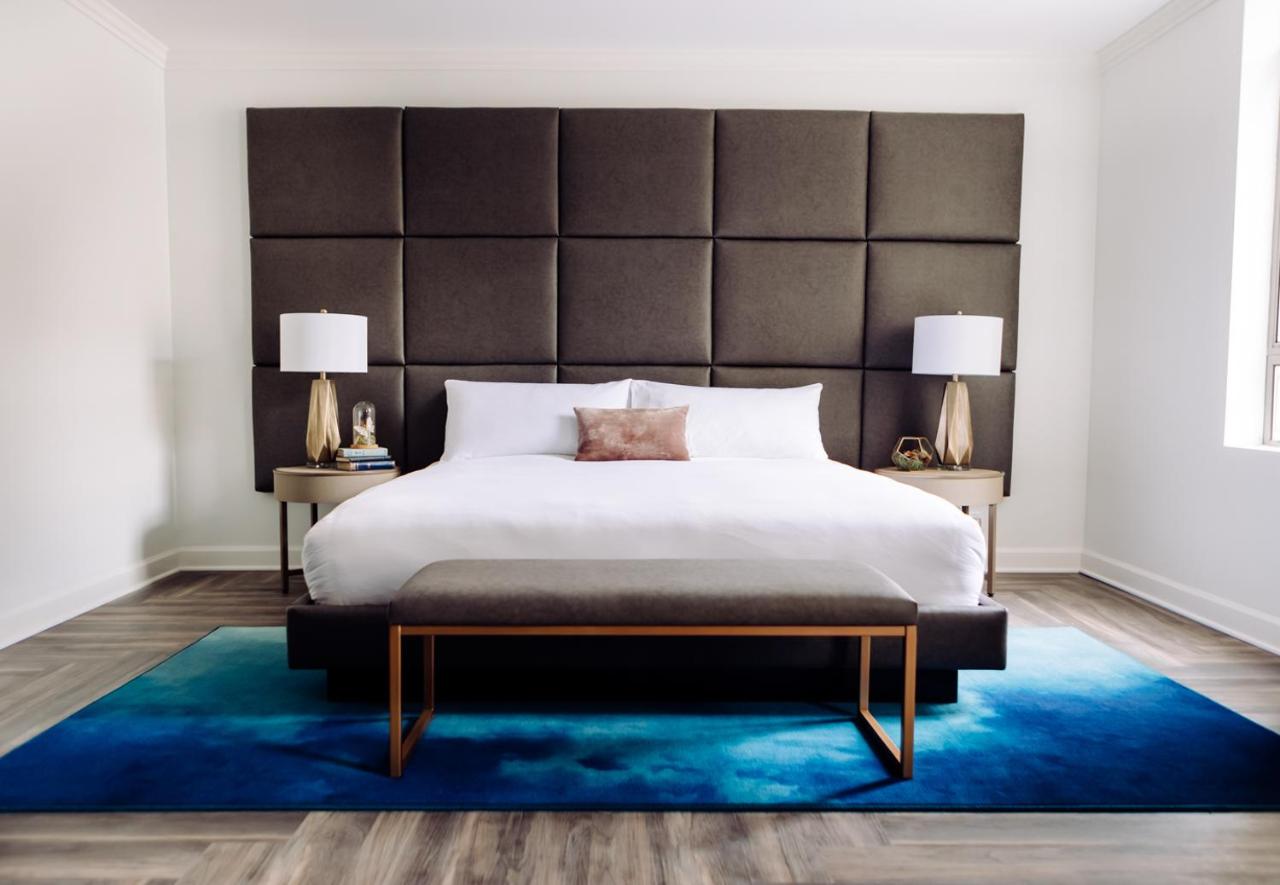 King Room at Hotel Deco Omaha, Tapestry Collection by Hilton