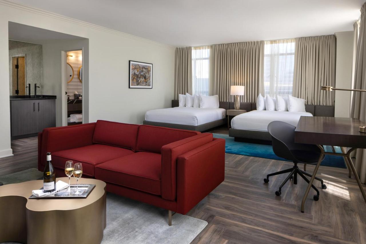 Deluxe Queen Suite at Hotel Deco Omaha, Tapestry Collection by Hilton