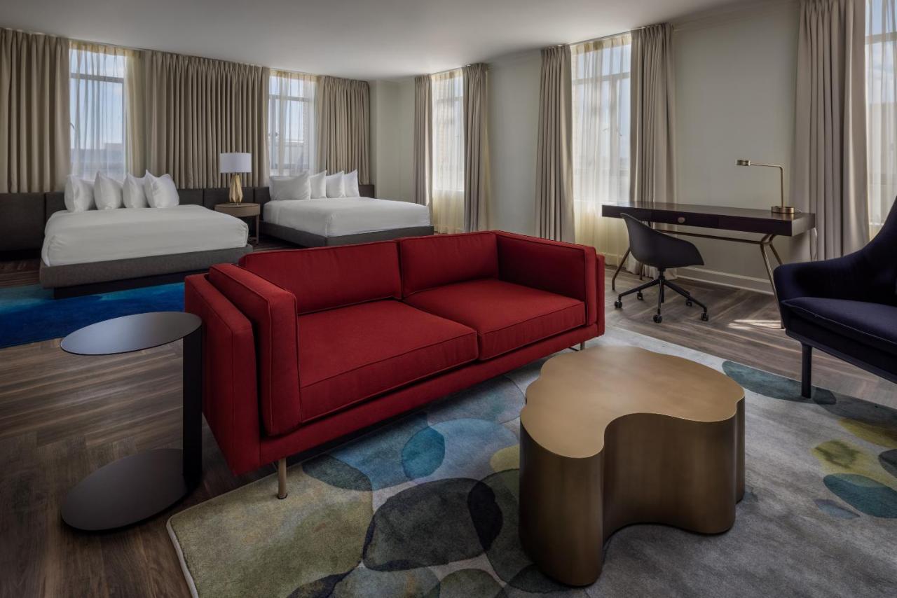 Deluxe Queen Suite at Hotel Deco Omaha, Tapestry Collection by Hilton