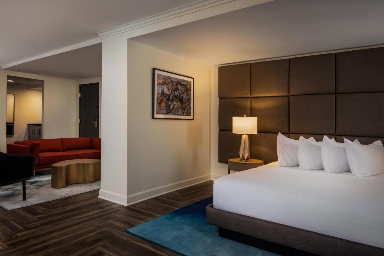 Deluxe King Suite at Hotel Deco Omaha, Tapestry Collection by Hilton