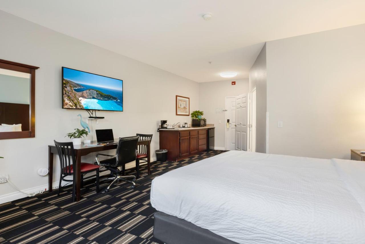 King Room - Disability Access at The Hotel Oceanside