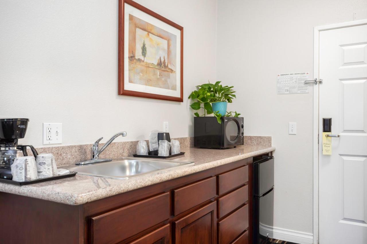 King Room - Disability Access at The Hotel Oceanside