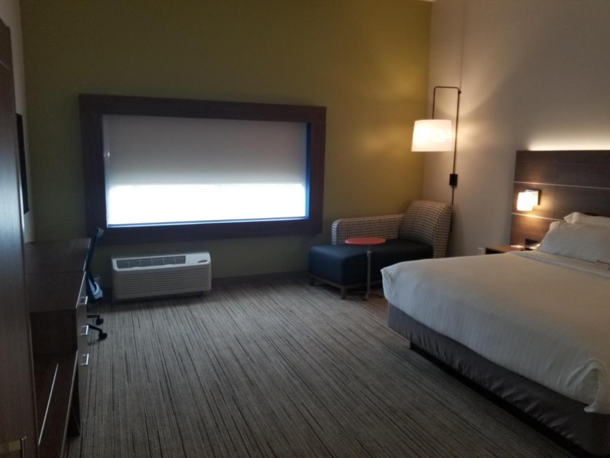 Leisure King Room - Non-Smoking at Holiday Inn Express & Suites Fort Mill by IHG