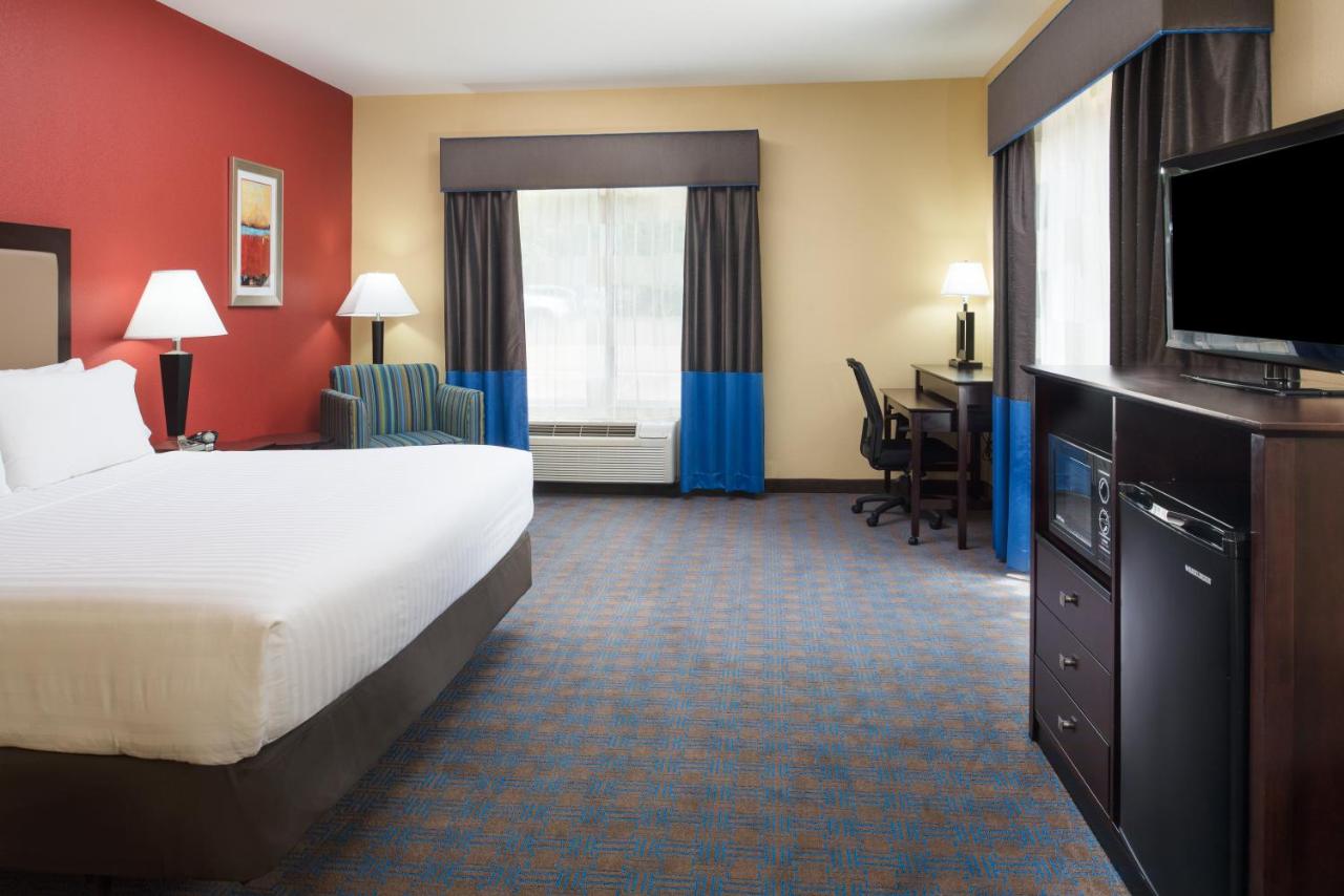  | Holiday Inn Express & Suites W. Monroe