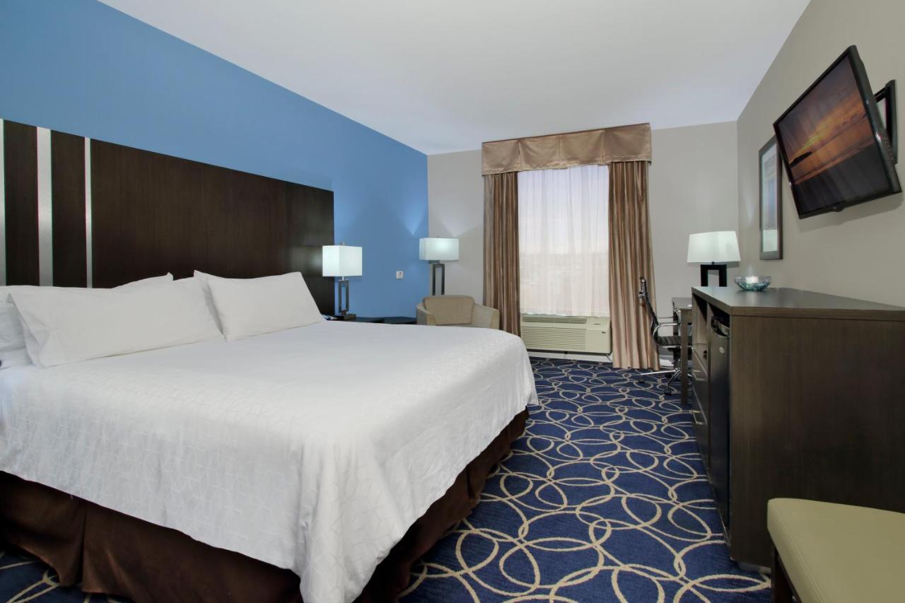  | Holiday Inn Express & Suites Houston North - IAH Area