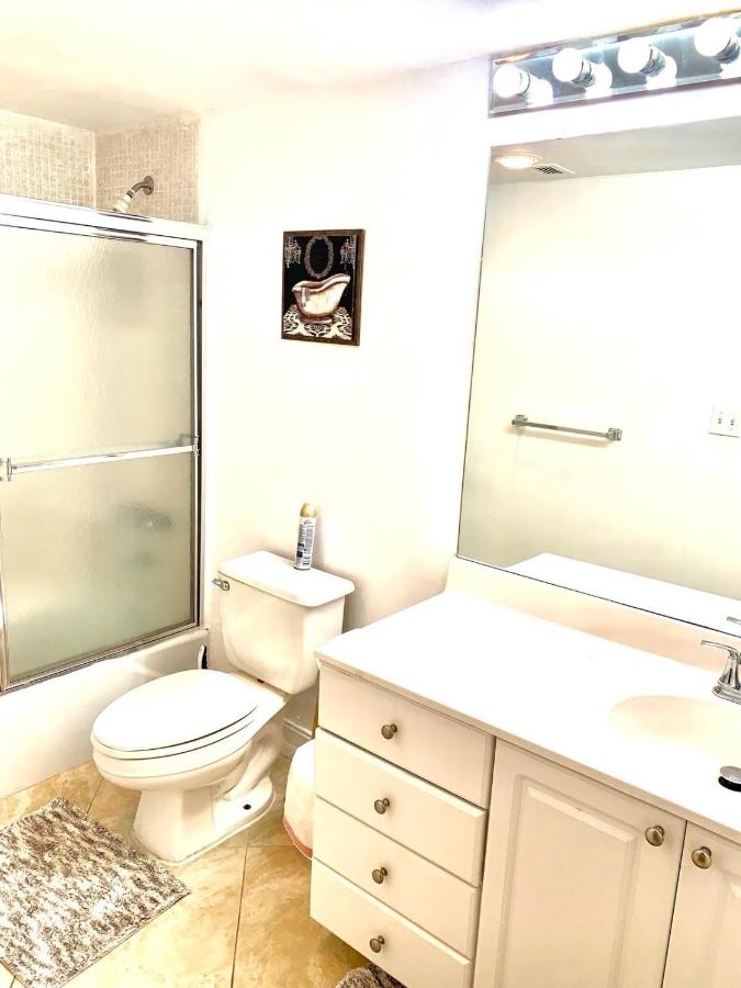 Superior Apartment at Collins Avenue Apartment
