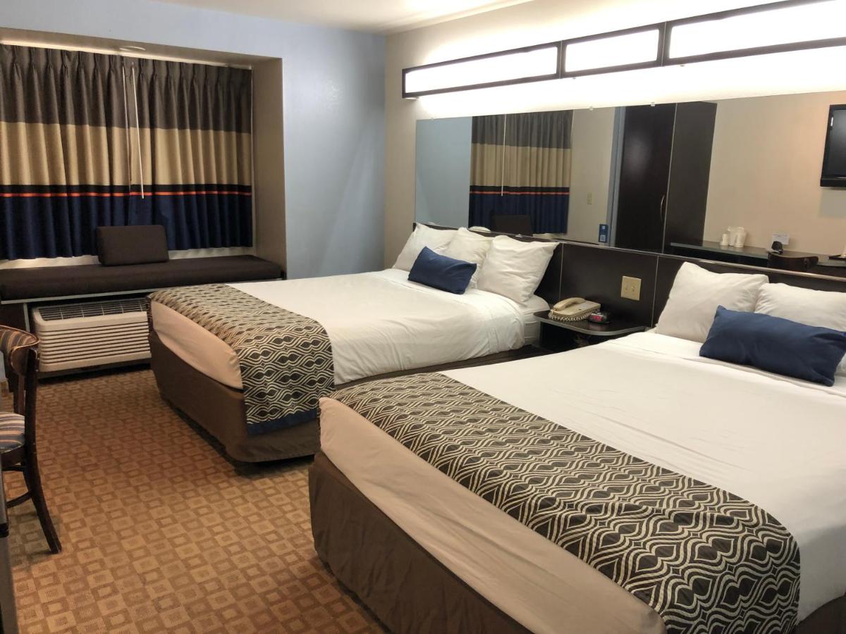 Queen Room with Two Queen Beds - Disability Access - Non-Smoking at Microtel Inn & Suites by Wyndham Klamath Falls