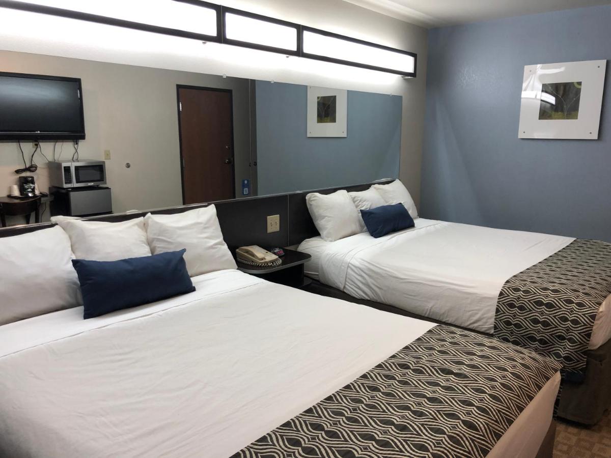 Queen Room with Two Queen Beds - Disability Access - Non-Smoking at Microtel Inn & Suites by Wyndham Klamath Falls