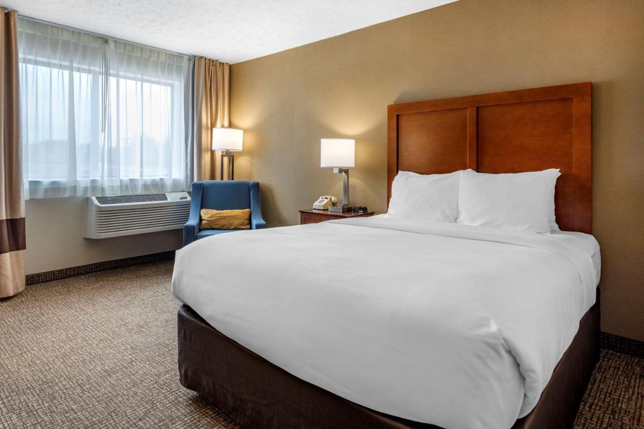 Queen Room - Disability Access/Non-Smoking at Comfort Inn & Suites Montpelier-Berlin