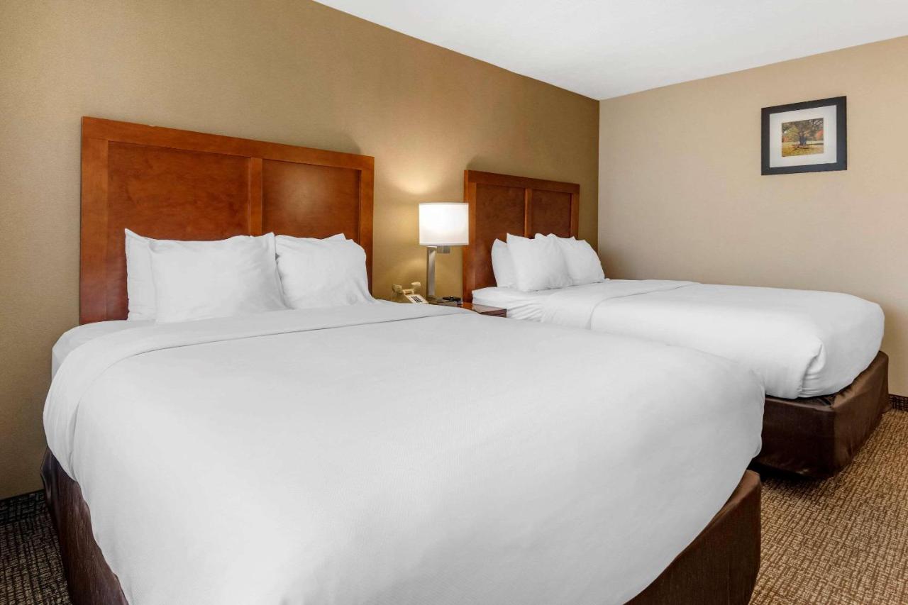 Queen Room with Two Queen Beds - Non-Smoking at Comfort Inn & Suites Montpelier-Berlin