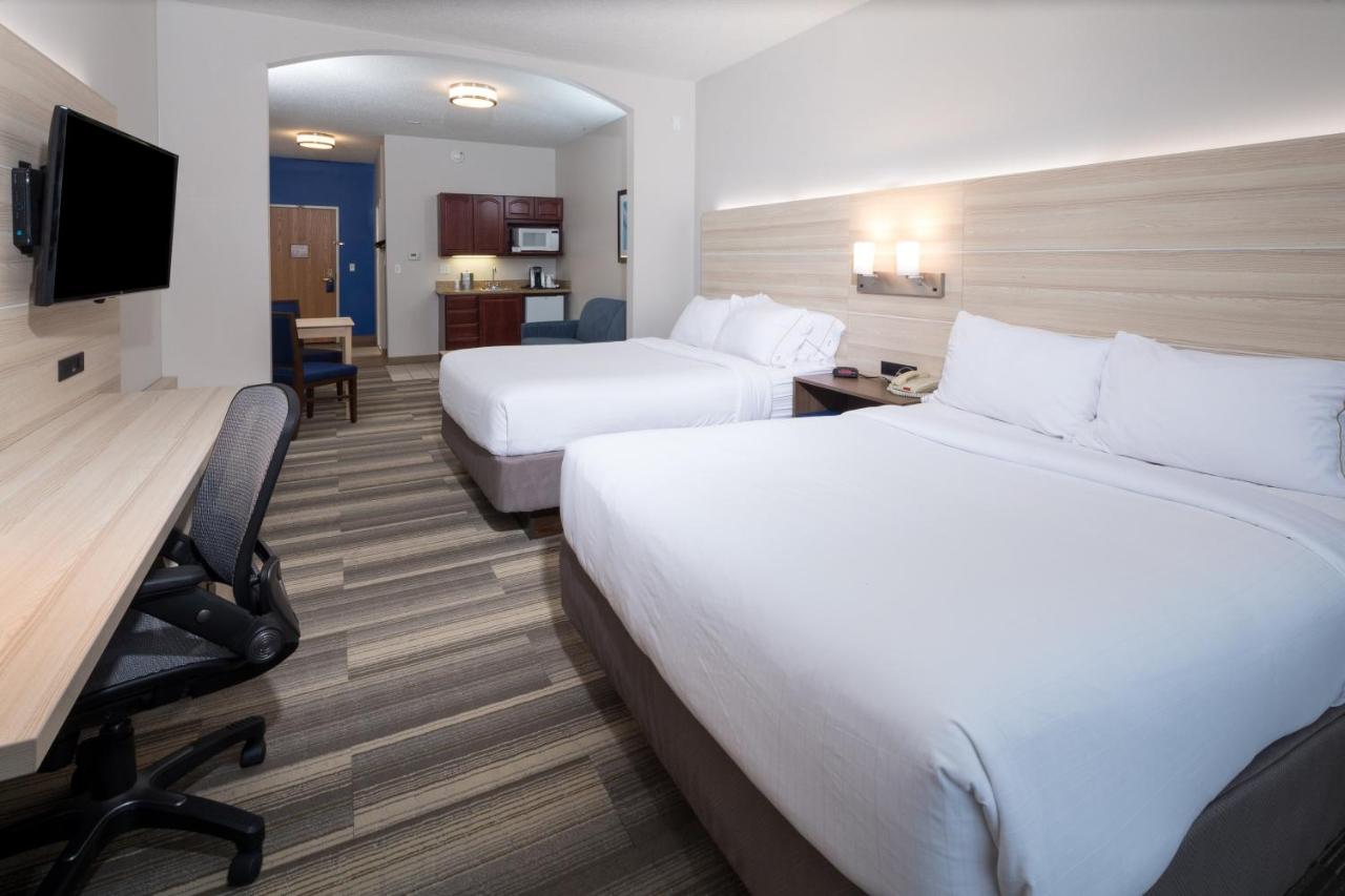 Suite - Mobility Access/Hearing Accessible at Holiday Inn Express Hotel & Suites Grand Blanc by IHG