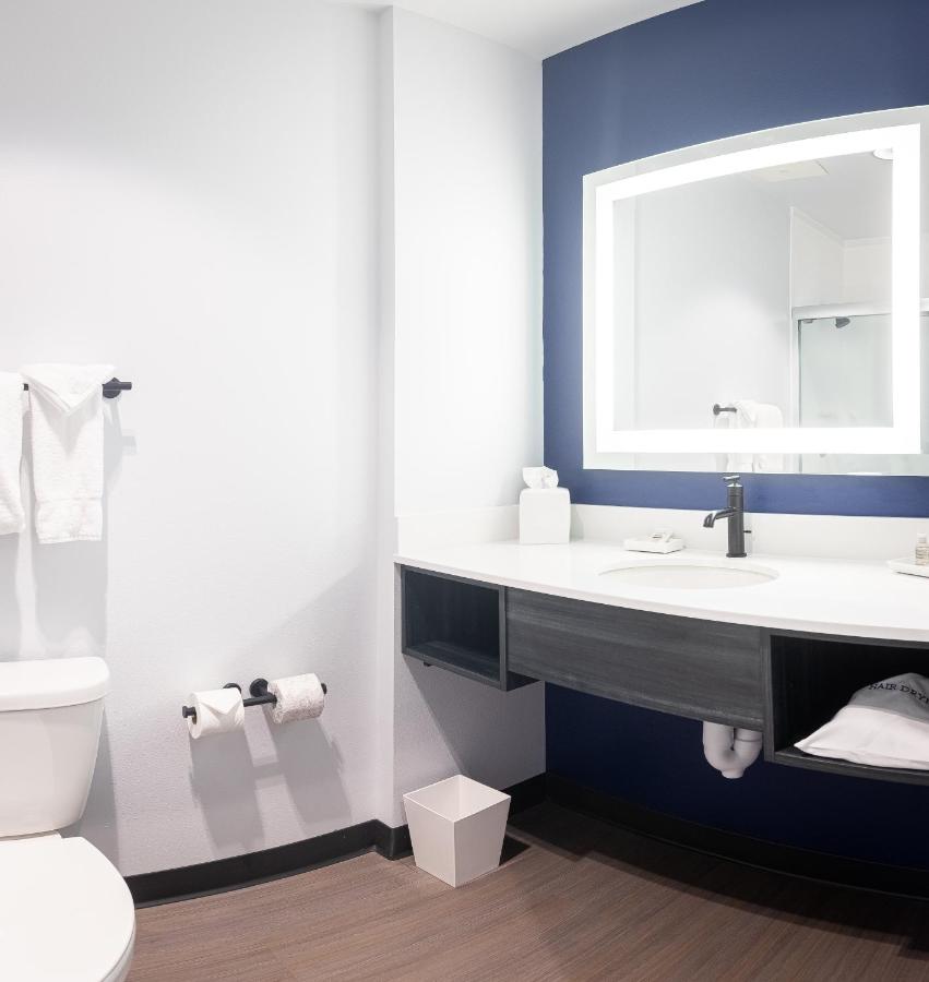 King Room - Disability Access at Hayward Inn
