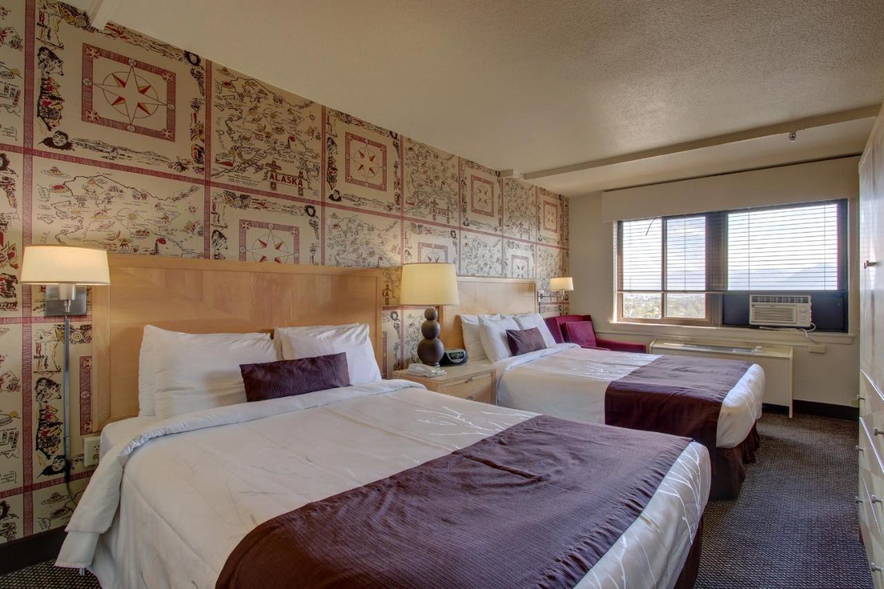 Double Queen Deluxe at Inlet Tower Hotel And Suites