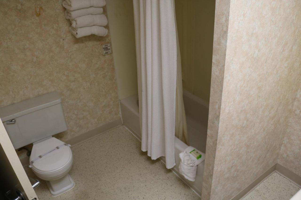 Inlet Tower Hotel And Suites