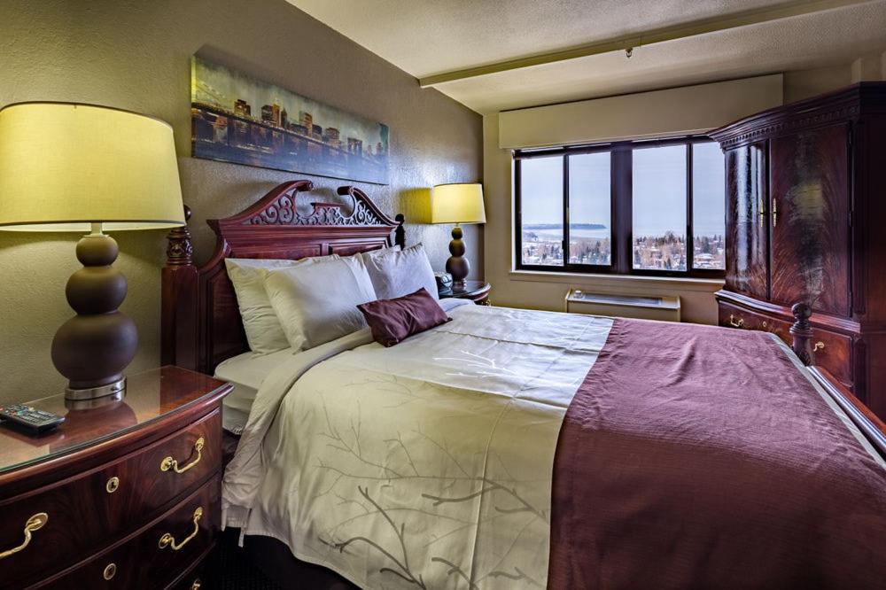 Inlet Tower Hotel And Suites