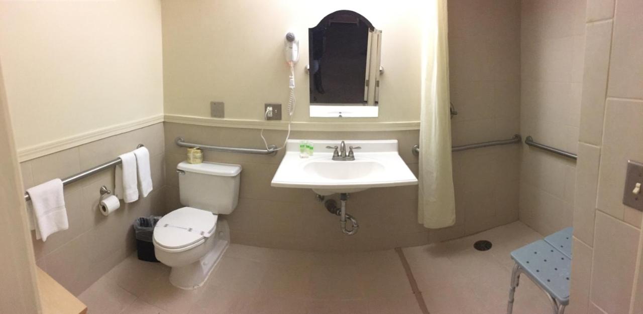 Inlet Tower Hotel And Suites